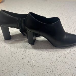 Geox low booties size 40